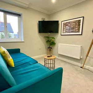 Apartment Stylish For 2 Nr Centre & Victoria Park, Cardiff