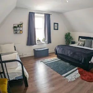 Apartment Phenix - Huge 3 Bed, Super Equipped Apartment., Cardiff