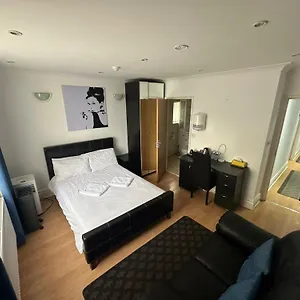 3 Luxury En-suite Bedrooms Séjour chez l'habitant